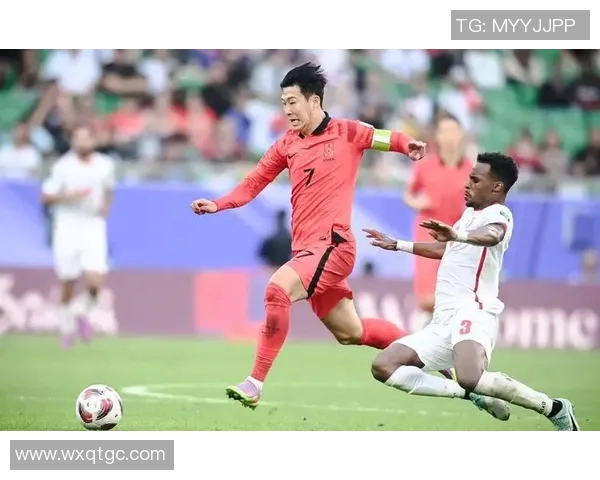 中国足球新篇章 国足备战亚洲杯决战关键球员表现引热议